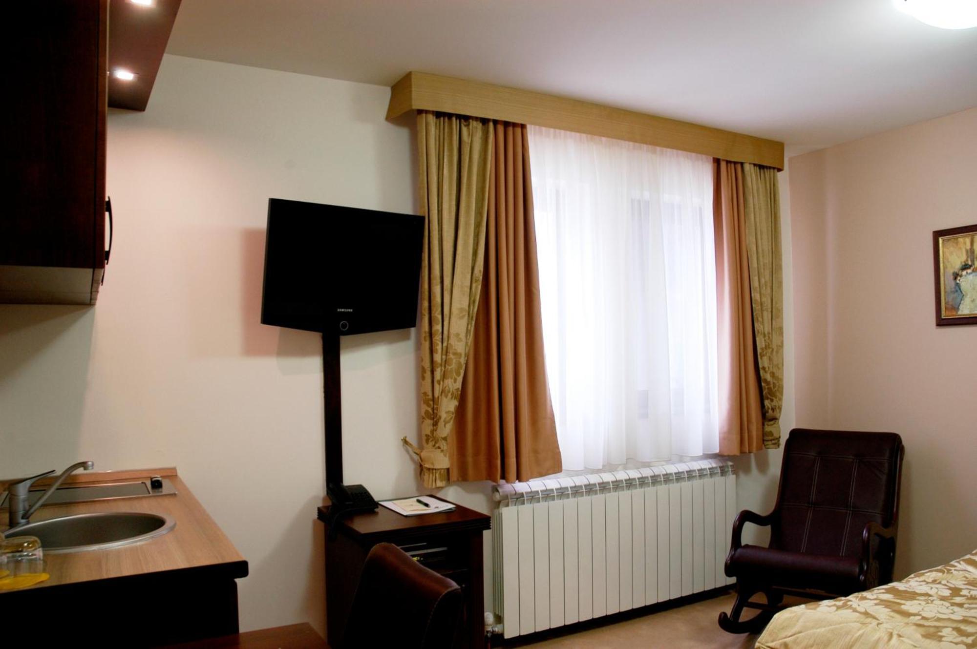 Apartment Pina *
